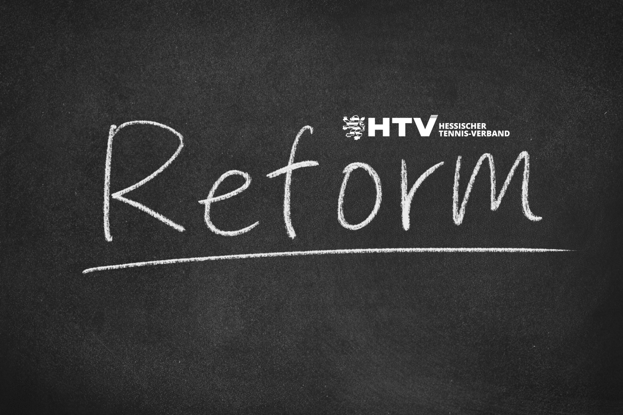 HTV-Logo mit dem Wort Reform mit Kreide geschrieben